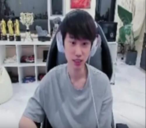 Doinb：我肯定希望哥哥一直打的啊，明年还要靠二路吃饭的啊