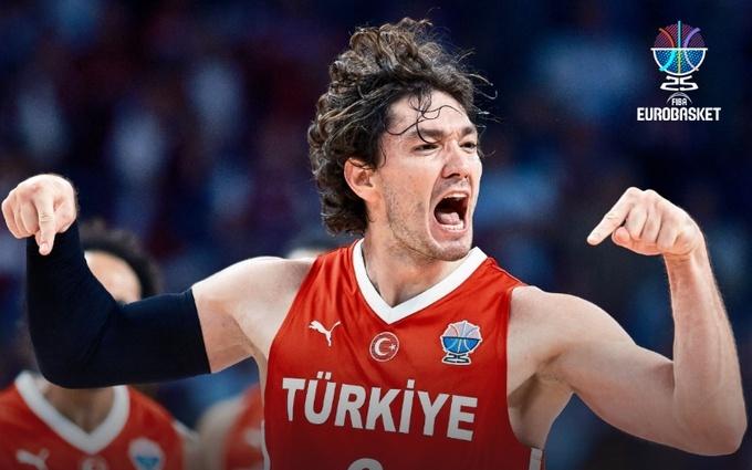 还有油!前NBA球员奥斯曼三分7中4轰全场最高20分