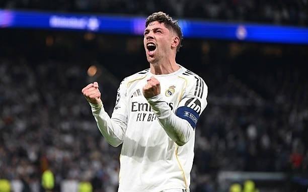 欧冠赛场上演帽子戏法，巴尔韦德成乌拉圭球员第二人