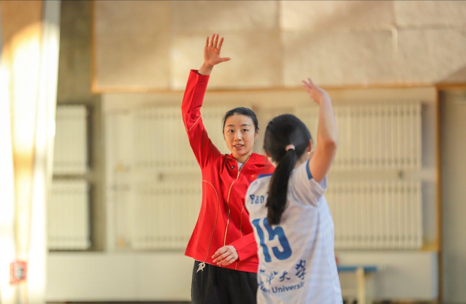 泪目！中国女排33岁最美二传当大学教师：全运会成她最后一舞