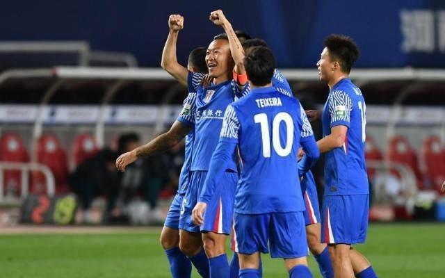 【中超】于汉超头槌申花客场2比1逆