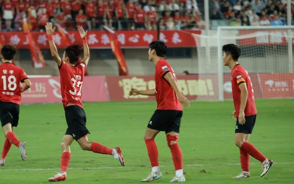 110万!苏超场均2.3万超过中超,国内第一“网红”联赛,纷纷效仿