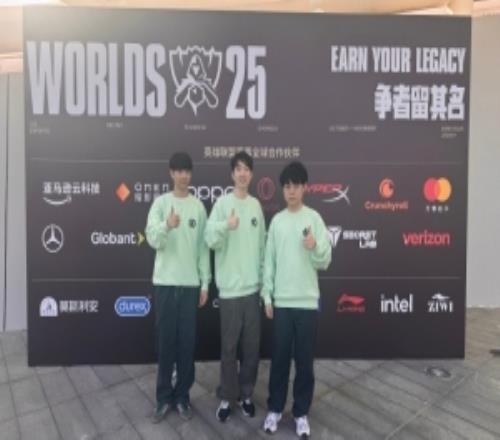 DK分享队员观赛照片：来寻找秀妹和Luwawa吧