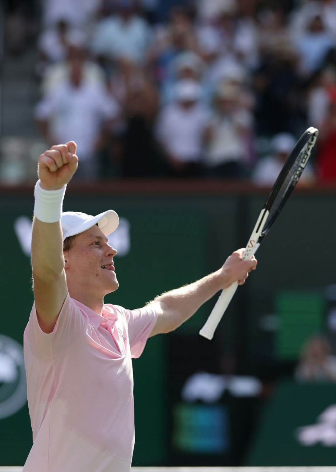 连续赢盘追平德约，辛纳连冠纪录仍需仰望两位大师！