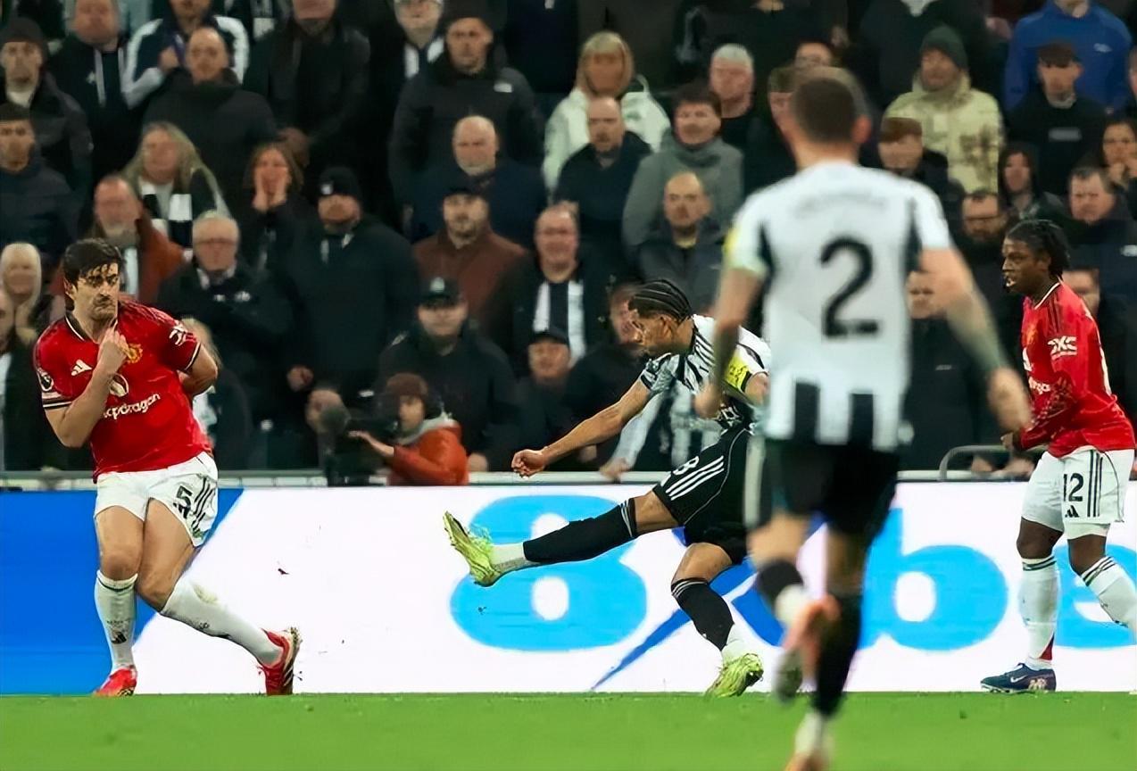 遗憾！曼联后防大腿再伤推迟复出，英超