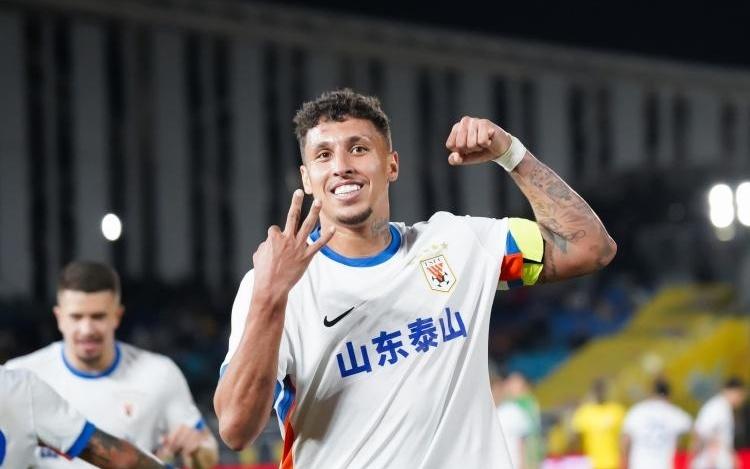 鲁媒:泰山外租小将表现抢眼,克雷桑接受治疗下轮能否出场待定