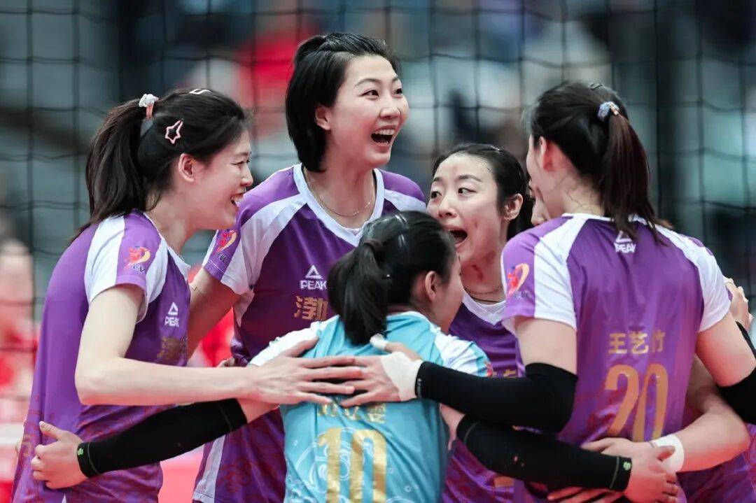 2米王牌缺席,女排三巨头冲连冠:对决龚翔宇,美女二传成关键