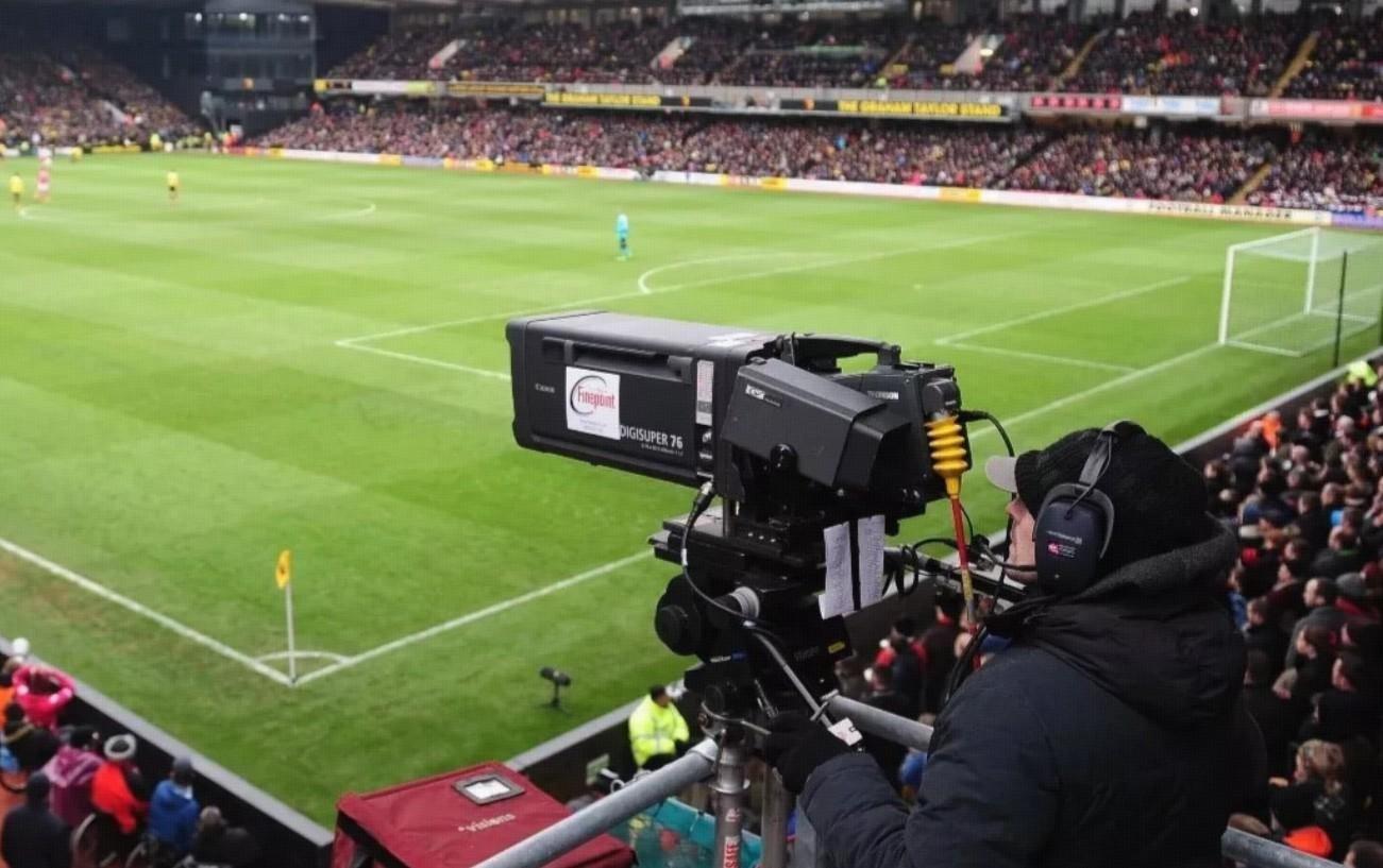 中午12点30开赛的英超，为何仍会有数万球迷到场观赛