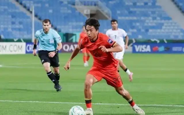 国足上海集中准备赴澳，塞尔吉尼奥伤