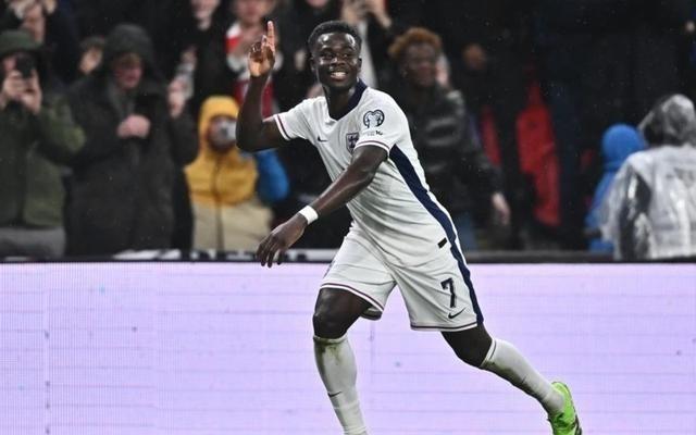 萨卡：进球后给替补席的手势我只是想换双球鞋，仅此而已