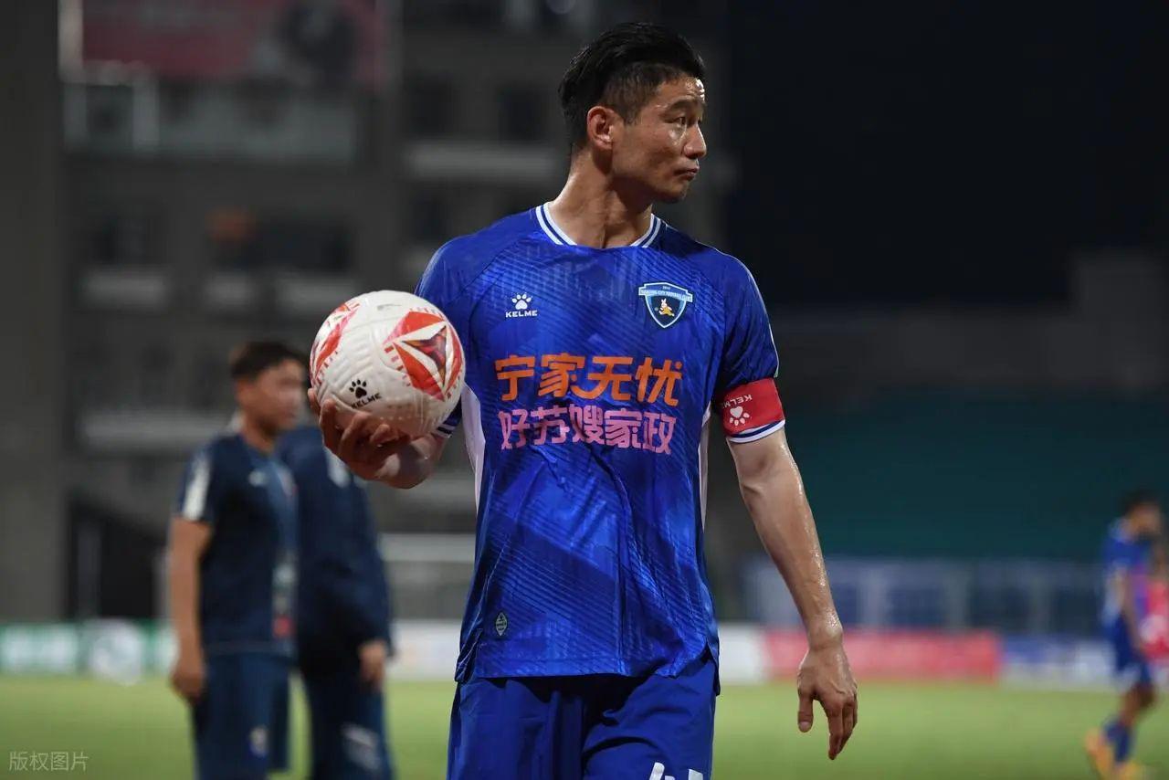 鲁能王牌功勋正式离开俱乐部，曾是国