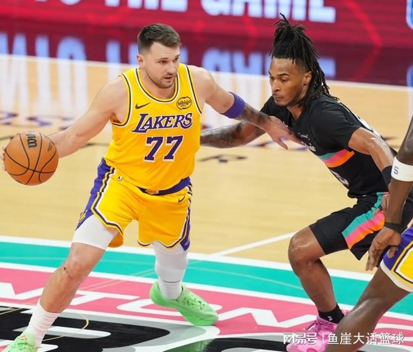 湖人91107马刺！无奈的不是输球，而是东契奇谈詹姆斯承认一事实