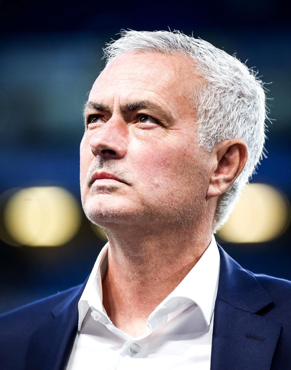 41!30!足坛一夜综述,拜仁13连胜,大巴黎翻车穆里尼奥进4强