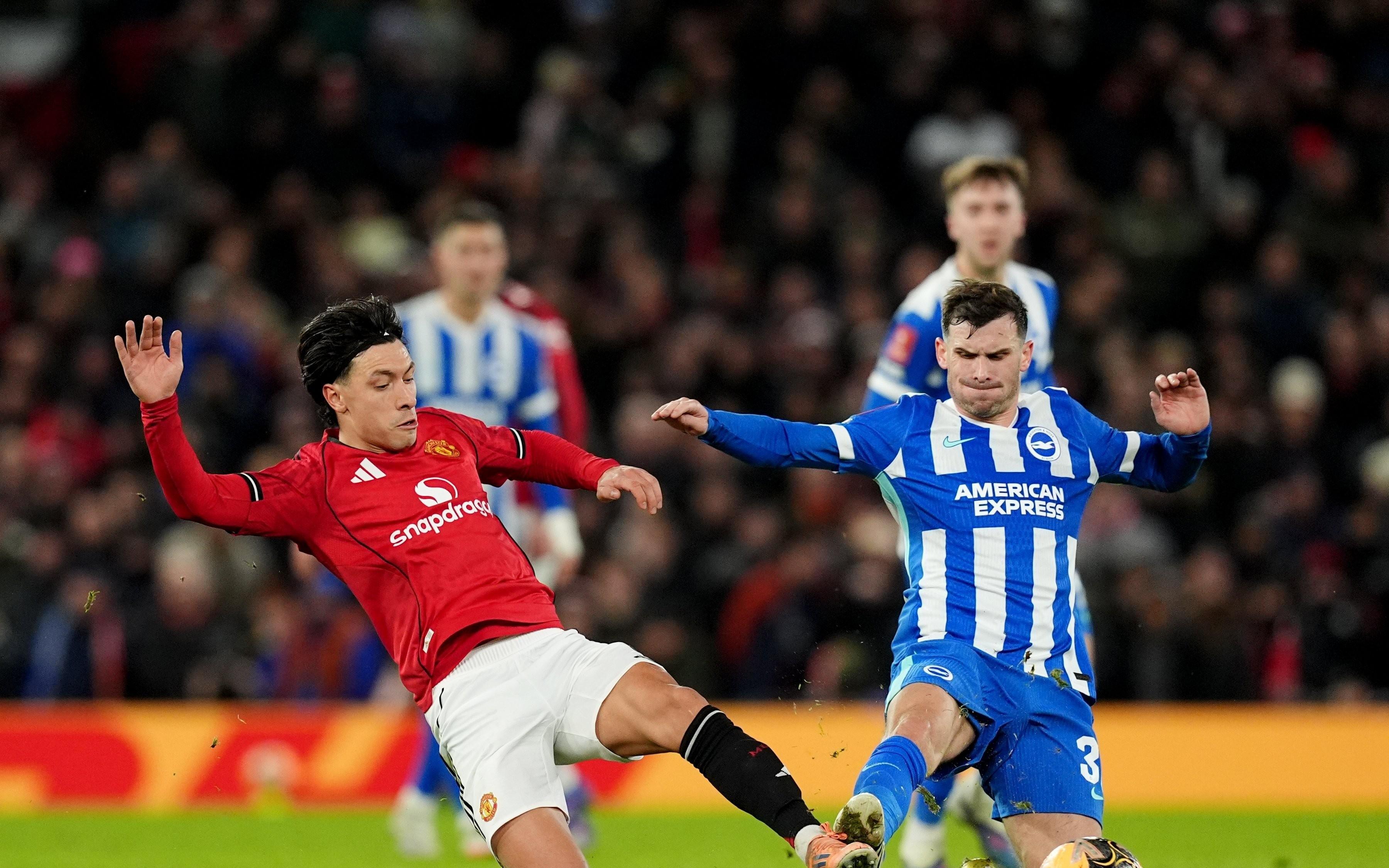 好尴尬，曼联队史首次在足总杯被布莱