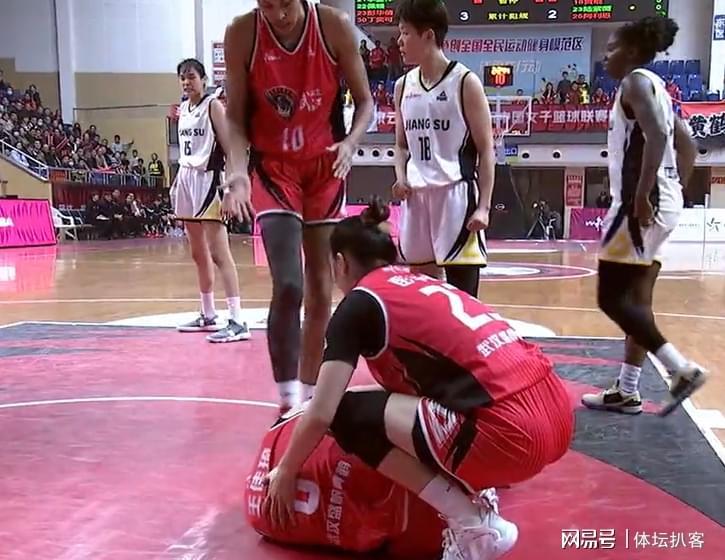 赛场流氓！WCBA外援阿利恩垫脚伤害盛帆女篮核心王佳琦致赛季报销