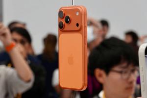 iPhone17系列卖爆！报告显示苹果将超越三星成为行业第一