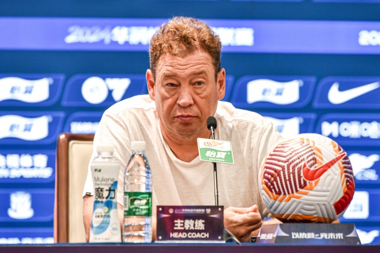 斯卢茨基：特谢拉能让球队攻防端平衡