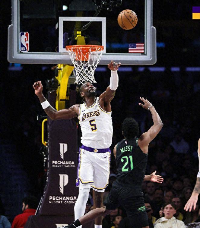 打疯了墨菲三世直捣打乱湖人,东契奇强行出手造灾难,替补是硬伤