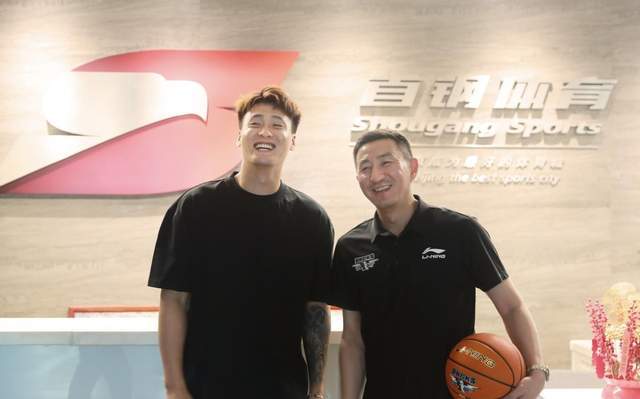 媒体人:张镇麟加盟上海的转会费不菲,赵睿连他的一半都不到