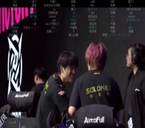 媒体人：谁敢想Naiyou豹女爆了JiejieFPX输SheerJiejie问题最大