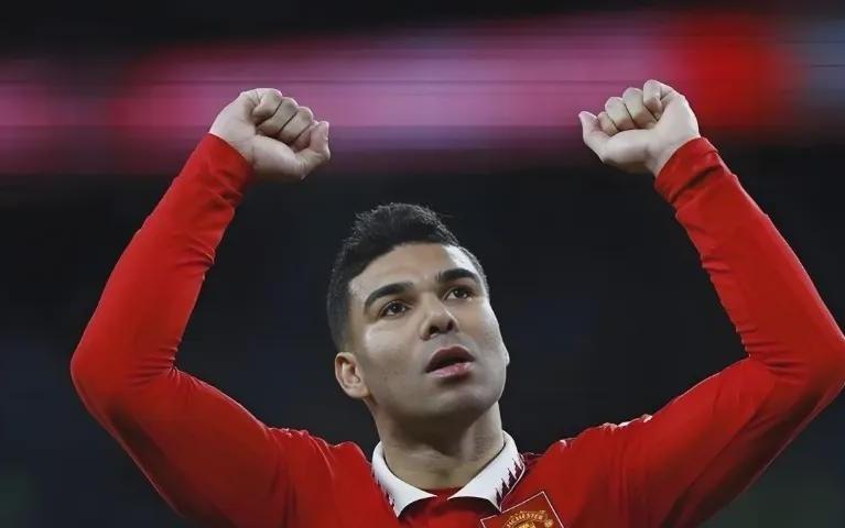 卡塞米罗收到国米邀请！曼联清洗背后