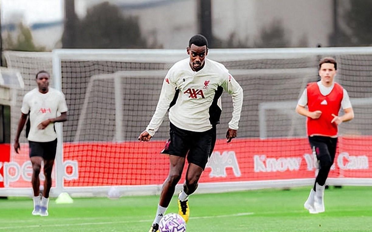 伊萨克首次在利物浦训练，球迷激动了