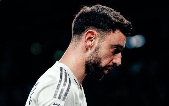 B费独造2球比肩国王，曼联22伯恩茅斯，主裁双标吹罚毁红魔胜利