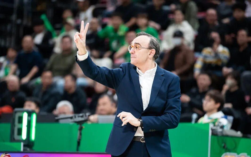 赵继伟23分3助攻2抢断鄢手骐13分4助攻2抢断辽宁本钢主场97：86击败广州朗肽海本