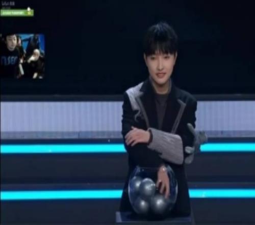 dys看BLG和TES内战：去吃屎吧！T1打MKOI好恶心啊让T1混进去了！