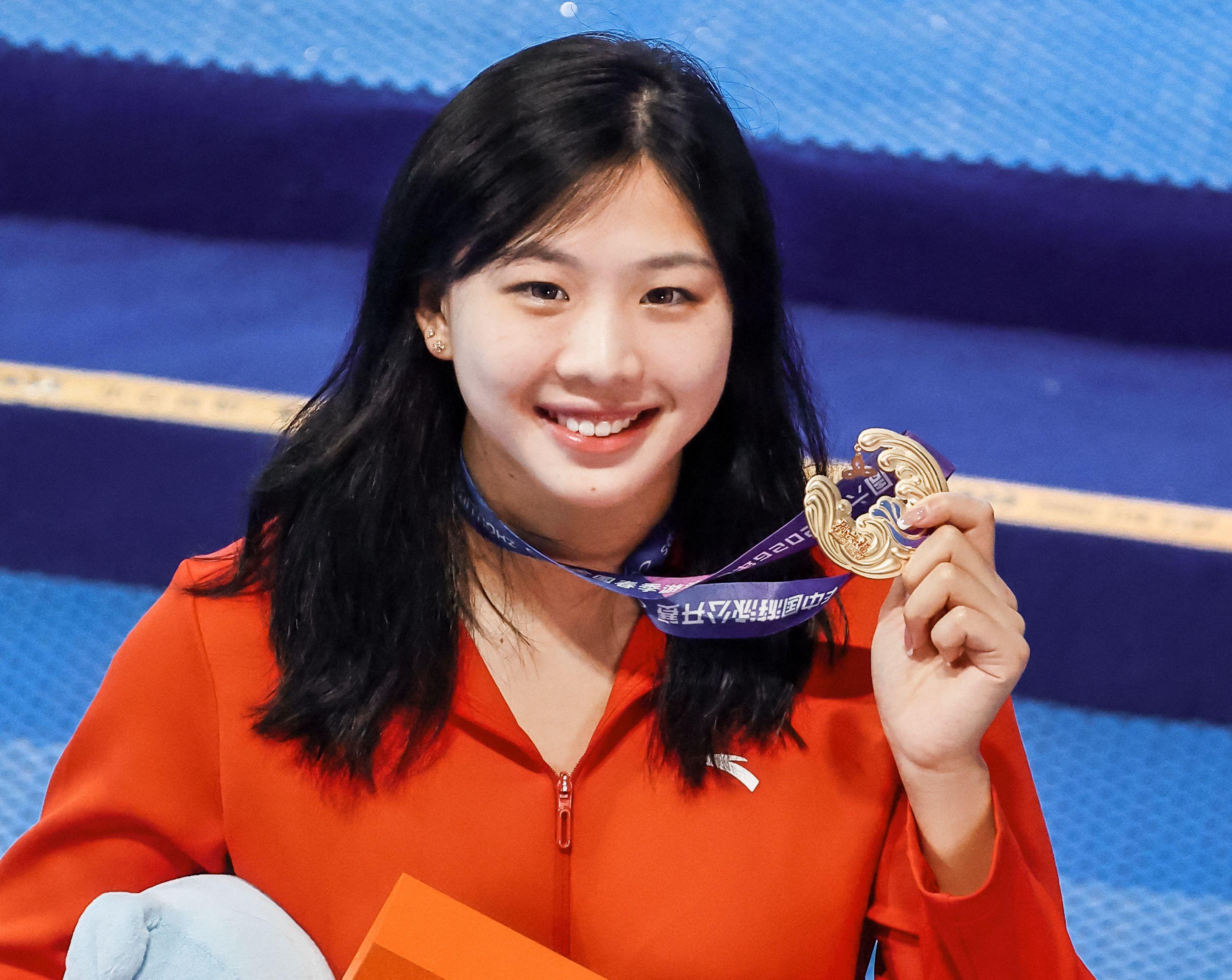 击败奥运冠军夺第二金！中国游泳22岁新蛙后再闪耀：看齐罗雪娟