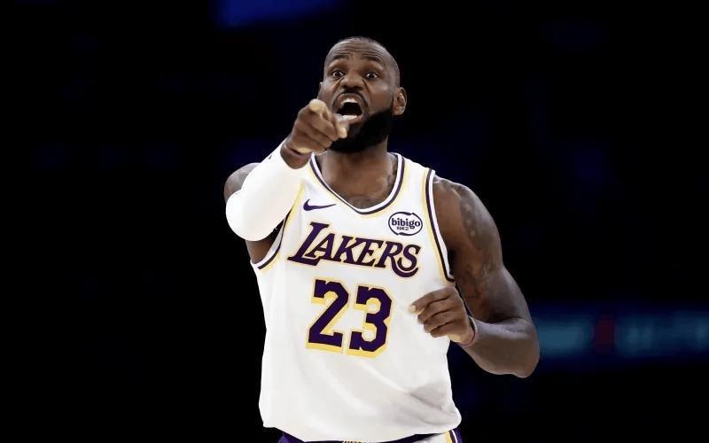 美媒惊呼“今夕是何年”！晒詹杜库卡登高光数据，书写不老传奇