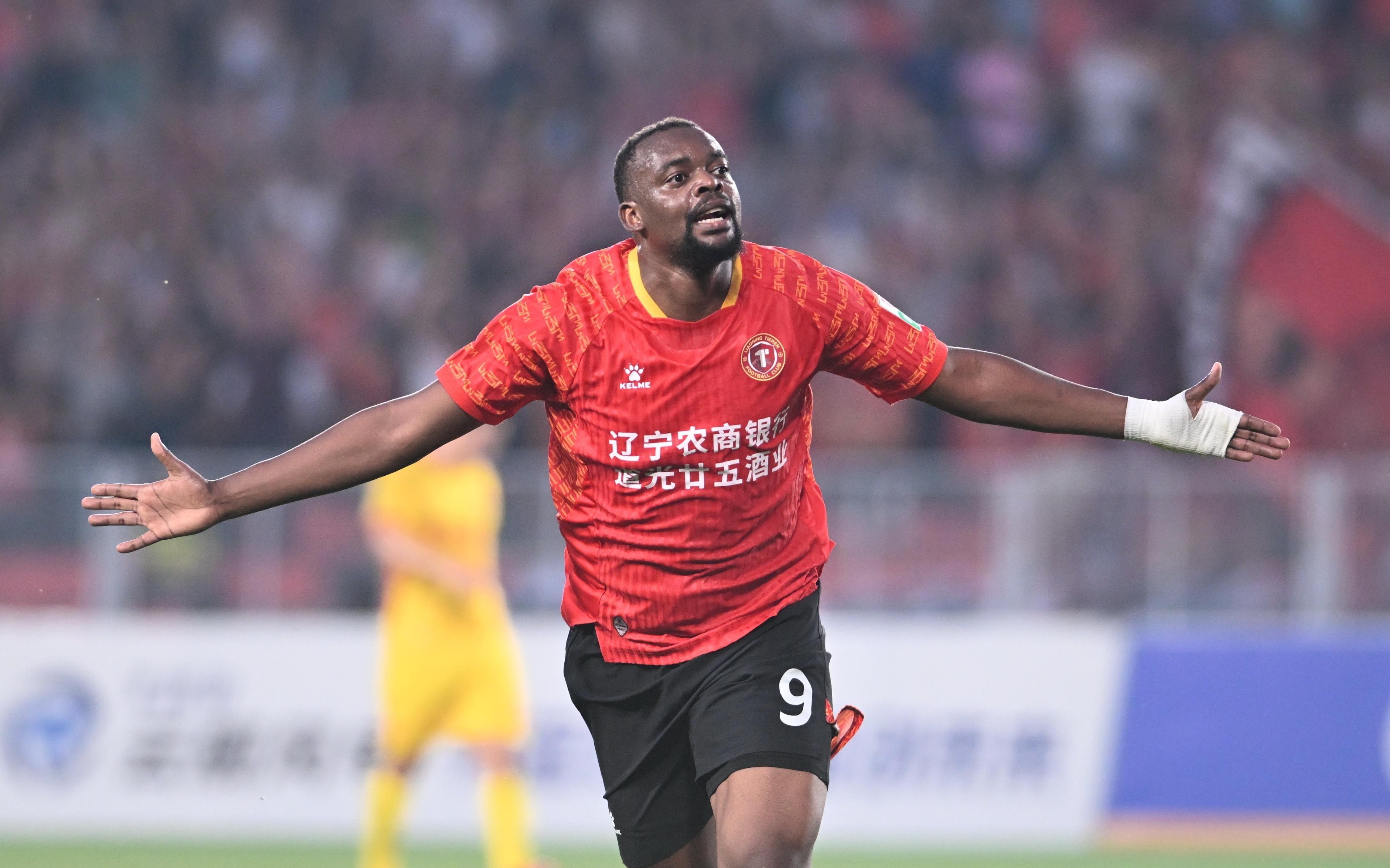 1队3冠！辽宁铁人联赛夺冠，球员包揽射