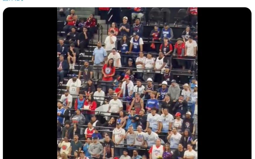诛心了!开拓者球员罚球时,快船主场球迷齐声喊“FBI”