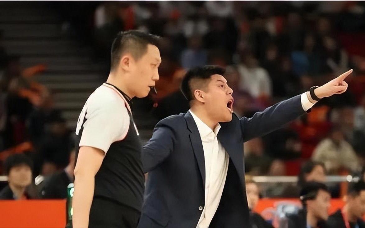 山西男篮为何与上赛季判若两队原来，幕后高人离开了