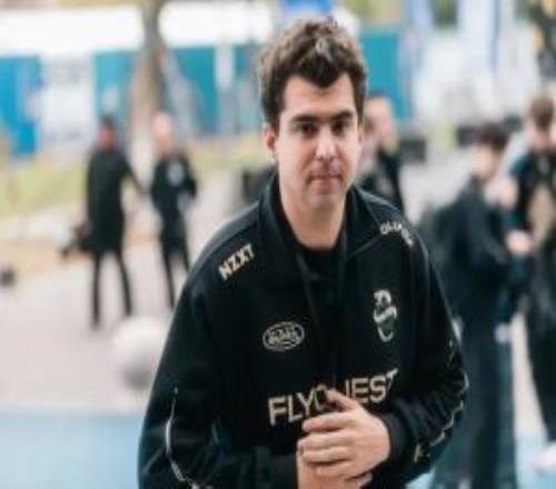Bwipo：选择索拉卡可以搭配赵信反制洛，但手太短了