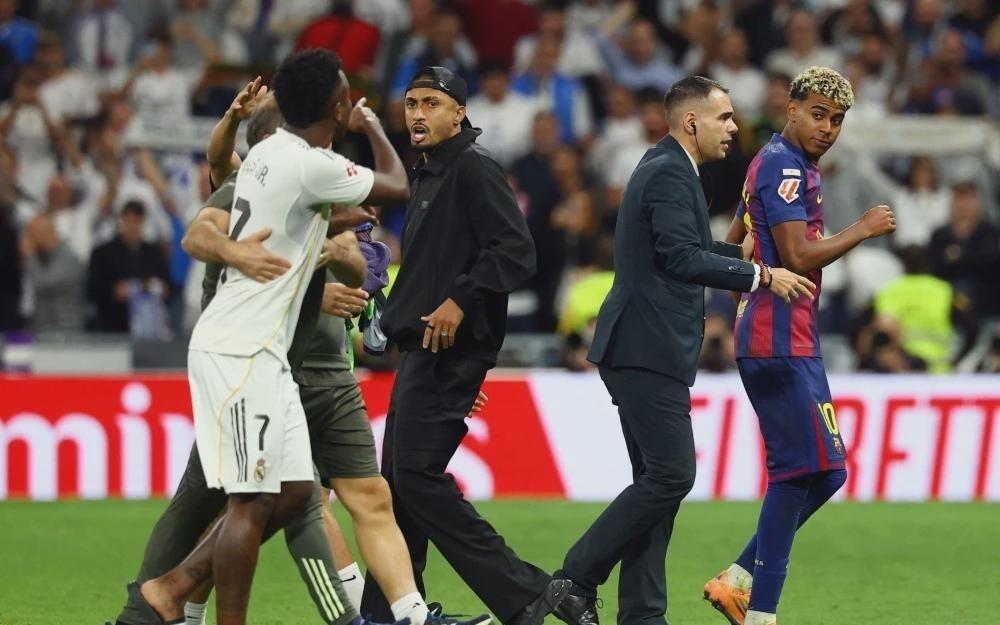 西媒：国家德比风波对亚马尔没任何影响，更衣室也全力支持他