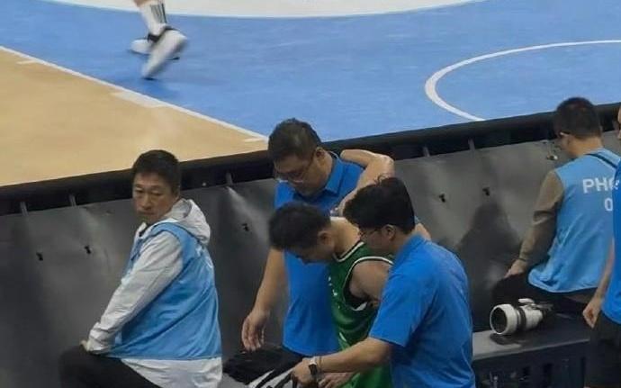 媒体人：赵继伟全运会拉伤的左大腿伤情严重，预计休战2个月