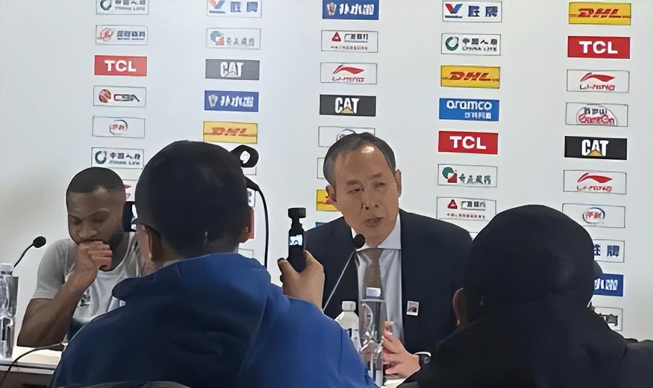 北京队兵强马壮，为何再次败给广厦队付政浩一针见血，道出真因