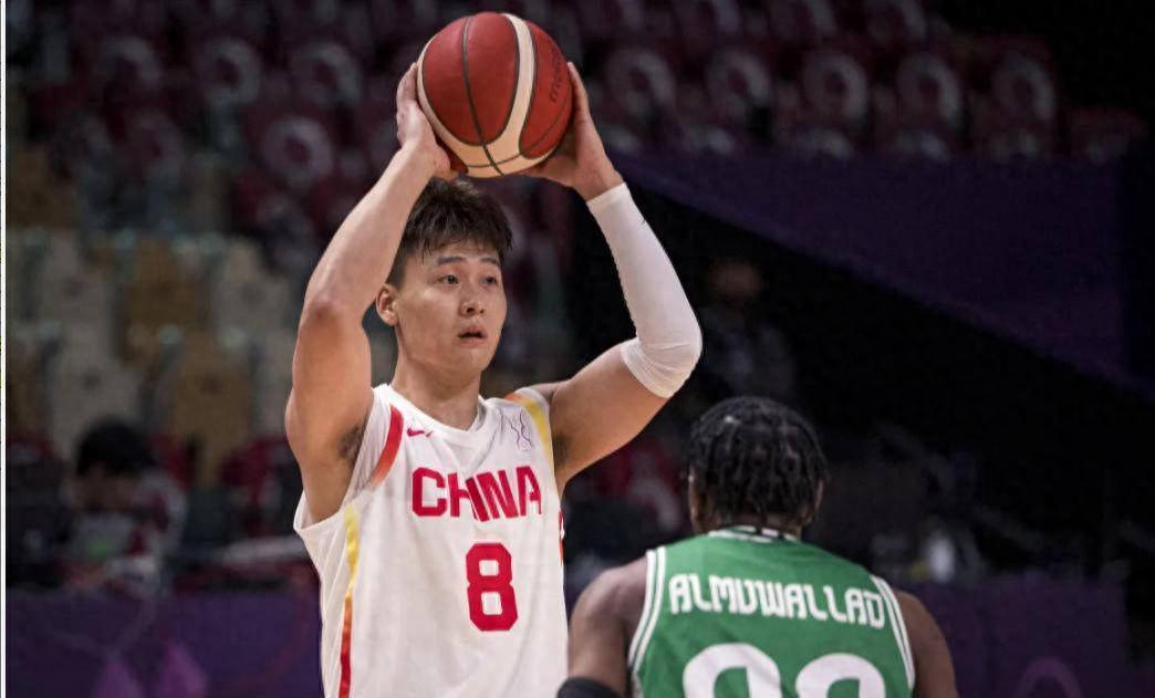 CBA又出一顶级后卫！14中10狂砍34+6，