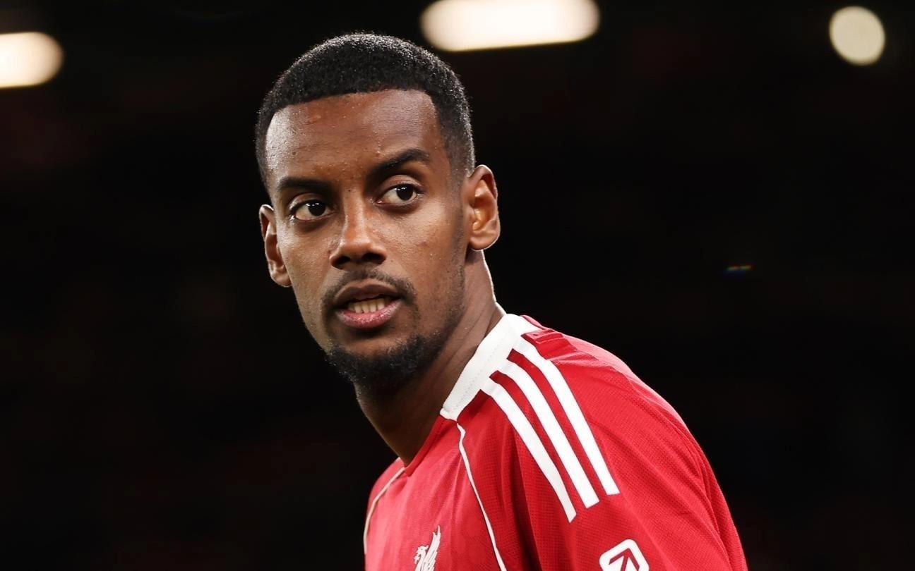 利物浦官方：伊萨克脚踝受伤且腓骨骨