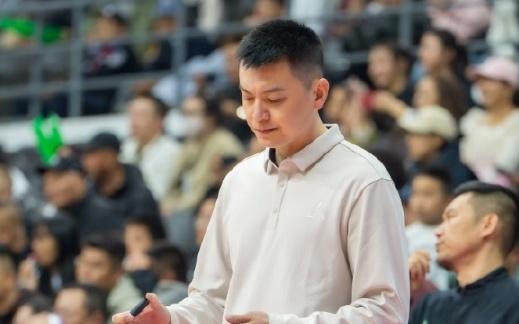 辽篮胜北京收连胜!杨鸣再收四好一坏消息,广东两悍将喊话必夺冠