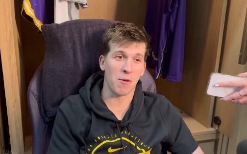 首位空接助攻父子球员里夫斯：太酷了，我第一时间就告诉了詹姆斯