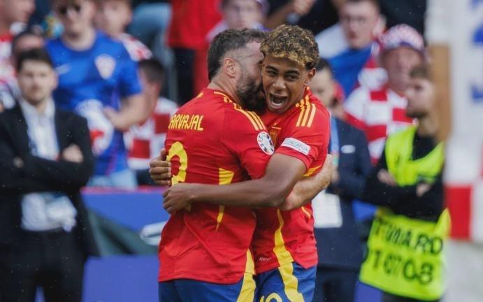 科贝电台：几名西班牙国家队核心成员将和亚马尔展开对话