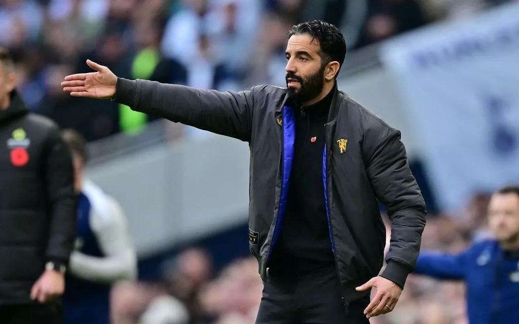 镜报：曼联明夏将补强中场，他们可能打