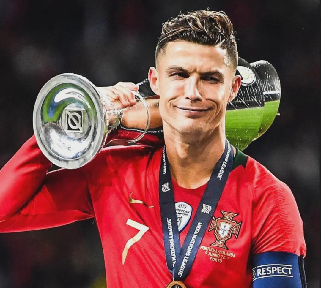 C罗：阿根廷在梅西之前也拿过世界杯！