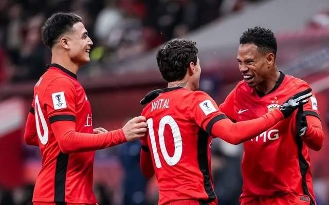 随着海港13不敌首尔，亚冠积分榜更新，李璇一针见血，苗原含蓄