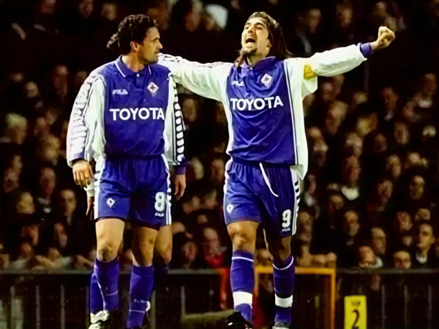 卡佩罗口中给罗纳尔多都不换的神锋，却孤立劳尔，还跟巴蒂不兼容