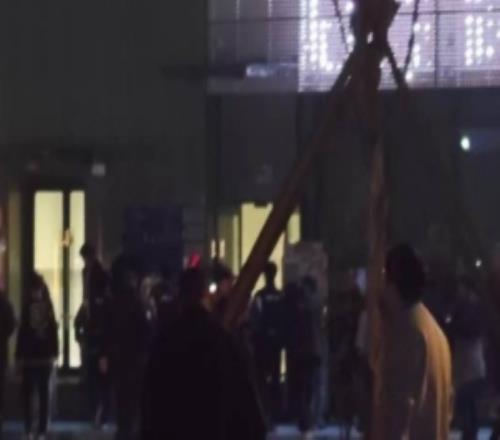 主打相信！iG赛后和粉丝见面，现场粉丝大喊“iG都再打一年”