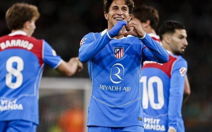 世体评朱利亚诺西蒙尼：他表现越来越