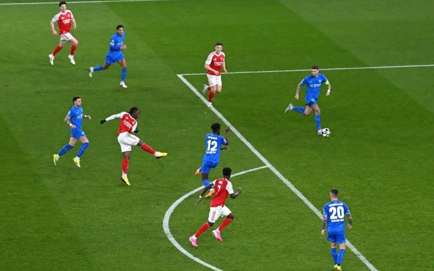 TA：埃泽的进球足以载入史册，与那些最